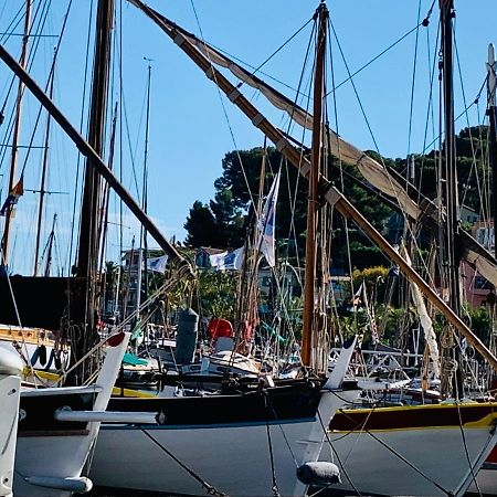 Les Toits De Sanary Et La Mer Sanary-sur-Mer Exterior photo